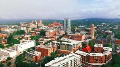 Asheville, North Carolina: Asheville is a great destination for pet owners who love the outdoors. With plenty of hiking trails, parks, and dog-friendly breweries, you and your pet can explore the city and its surrounding areas. (Unsplash) Asheville, North Carolina: Asheville is a great destination for pet owners who love the outdoors. With plenty of hiking trails, parks, and dog-friendly breweries, you and your pet can explore the city and its surrounding areas. (Unsplash)