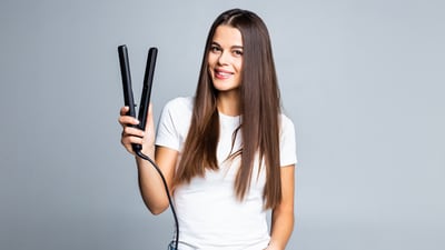 With the right techniques, you can create beautiful waves, curls, and even voluminous styles with just a few passes of your straightener. (freepik ) With the right techniques, you can create beautiful waves, curls, and even voluminous styles with just a few passes of your straightener. (freepik )