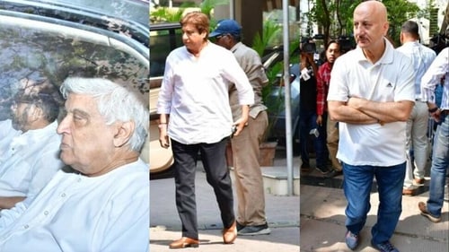Javed Akhtar, Raj Babbar, Anupam Kher arrived at Satish Kaushik's home. Javed Akhtar, Raj Babbar, Anupam Kher arrived at Satish Kaushik's home.