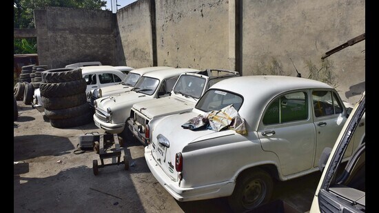 Following the directions of the Union government, the Chandigarh administration will be phasing out all government vehicles older than 15 years. These vehicles will be deregistered and scrapped in the city from April 1. (HT File Photo/ Representational image)