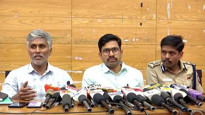 Bihar Rural Development Department Secretary Balamurugan D (L) along with Tiruppur District Collector S Vineeth (C) and Tiruppur Police Commissioner Praveen Kumar Abhinapu addresses a joint press conference after a meeting with the representatives of business and industry associations and migrant workers over the issue of alleged attacks on migrants, in Tiruppur on Sunday. (ANI) Bihar Rural Development Department Secretary Balamurugan D (L) along with Tiruppur District Collector S Vineeth (C) and Tiruppur Police Commissioner Praveen Kumar Abhinapu addresses a joint press conference after a meeting with the representatives of business and industry associations and migrant workers over the issue of alleged attacks on migrants, in Tiruppur on Sunday. (ANI)