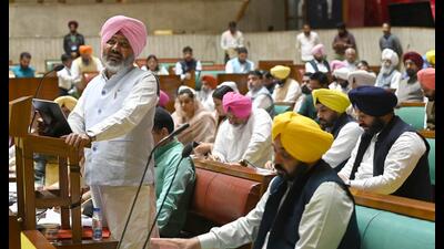 Harpal Singh Cheema announced the scheme -’Bill Leyao, Inaam Pao’ (bring a bill, Get reward) while presenting the state budget. (Hindustan Times) Harpal Singh Cheema announced the scheme -’Bill Leyao, Inaam Pao’ (bring a bill, Get reward) while presenting the state budget. (Hindustan Times)