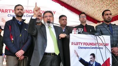 Jammu and Kashmir Apni Party president Syed Mohammad Altaf Bukhari addressing party workers on the occasion of the party’s third foundation day in Srinagar. (ANi)