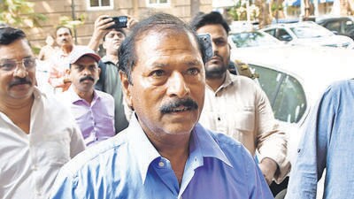 Mumbai, India - March 10, 2023: Former Maharashtra minister Anil Parab's business partner, Sadanand Kadam arrives at the Enforcement Directorate (ED) office after its officials conducted a search operation at his residence and issued him summons to appear before the agency, in connection to the scam related to Dapoli's Sai Resort, Ballard Pier, in Mumbai, India, on Friday, March 10, 2023. (Photo by Bhushan Koyande/HT Photo) (HT PHOTO) Mumbai, India - March 10, 2023: Former Maharashtra minister Anil Parab's business partner, Sadanand Kadam arrives at the Enforcement Directorate (ED) office after its officials conducted a search operation at his residence and issued him summons to appear before the agency, in connection to the scam related to Dapoli's Sai Resort, Ballard Pier, in Mumbai, India, on Friday, March 10, 2023. (Photo by Bhushan Koyande/HT Photo) (HT PHOTO)