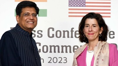 Union Minister of Commerce and Industry Piyush Goyal exchanges greetings with the United States (US) Secretary of Commerce Gina Raimondo at a joint press conference, in New Delhi on Friday. (ANI) Union Minister of Commerce and Industry Piyush Goyal exchanges greetings with the United States (US) Secretary of Commerce Gina Raimondo at a joint press conference, in New Delhi on Friday. (ANI)