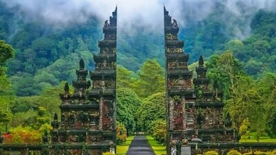 Bali, Indonesia: Bali is a stunningly beautiful Indonesian island with lush jungles, stunning beaches, and plenty of activities to keep couples entertained. From surfing to snorkelling, there’s something for every couple looking for a romantic getaway. (Unsplash) Bali, Indonesia: Bali is a stunningly beautiful Indonesian island with lush jungles, stunning beaches, and plenty of activities to keep couples entertained. From surfing to snorkelling, there’s something for every couple looking for a romantic getaway. (Unsplash)