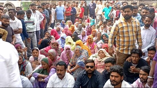 Kin of the injured boy protesting outside the Focal Point police station in Ludhiana on Friday (HT photo)