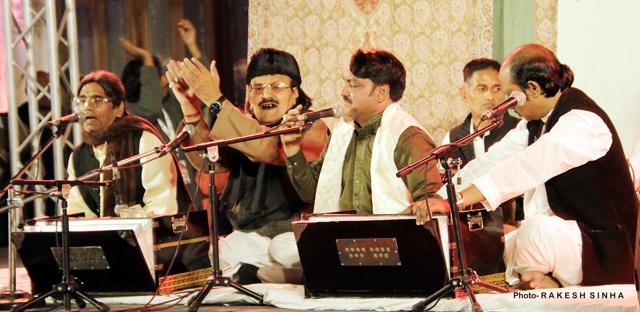 Janab Haidar Baksh Warsi performing at the MSlF, Lucknow. (Rakesh Sinha) Janab Haidar Baksh Warsi performing at the MSlF, Lucknow. (Rakesh Sinha)