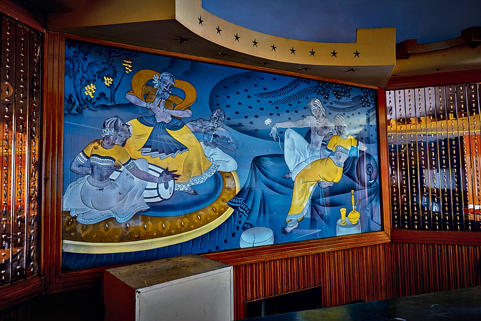 Delhi’s Golcha Cinema, opened in 1954, features extraordinary woodwork and glass-mirror sculptures. (Photo by Hemant Chaturvedi) Delhi’s Golcha Cinema, opened in 1954, features extraordinary woodwork and glass-mirror sculptures. (Photo by Hemant Chaturvedi)