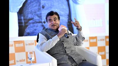 The ‘Palkhi Marg’, which hundreds of pilgrims use to walk on foot between Dehu and Alandi, is nearing completion, said Union Minister Nitin Gadkari on Saturday (HT FILE PHOTO) The ‘Palkhi Marg’, which hundreds of pilgrims use to walk on foot between Dehu and Alandi, is nearing completion, said Union Minister Nitin Gadkari on Saturday (HT FILE PHOTO)
