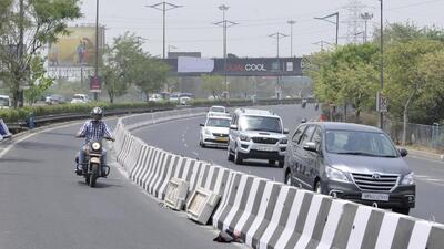 The Delhi-Noida-Direct Flyway is under the jurisdiction of Phase-1 police station. Traffic on the DND highway was temporarily halted due to the collision, (HT Archive) The Delhi-Noida-Direct Flyway is under the jurisdiction of Phase-1 police station. Traffic on the DND highway was temporarily halted due to the collision, (HT Archive)