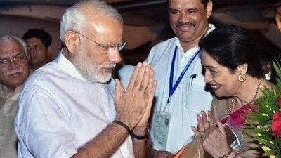 PM Narendra Modi called MP Kirron Kher during her cancer treatment. (HT sourced photo ) PM Narendra Modi called MP Kirron Kher during her cancer treatment. (HT sourced photo )