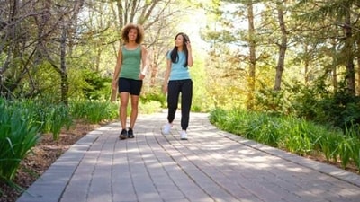 Walking acts as a healthy way of distracting the mind and body from anxious thoughts. It also helps us to connect with the mind and body and have fresh perspectives. (Unsplash) Walking acts as a healthy way of distracting the mind and body from anxious thoughts. It also helps us to connect with the mind and body and have fresh perspectives. (Unsplash)