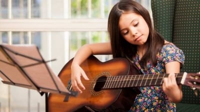 Learning guitar can be a rewarding experience for kids, but it can also be challenging and require a lot of discipline. Here are five tips to make learning guitar fun for kids: (Unsplash) Learning guitar can be a rewarding experience for kids, but it can also be challenging and require a lot of discipline. Here are five tips to make learning guitar fun for kids: (Unsplash)