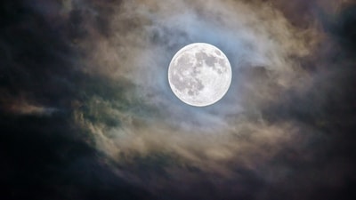 You feel more energized during the full moon. Moon children often feel a strong connection to the lunar cycle and may feel more energetic or alive during the full moon phase.&nbsp; (Unsplash)