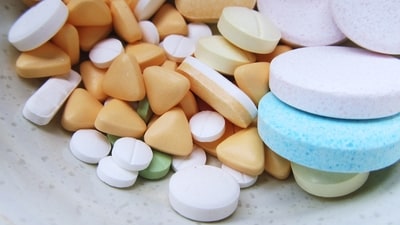 Throat Lozenges: Sucking on throat lozenges or hard candies can help to soothe a sore throat and reduce pain. (Pexels) Throat Lozenges: Sucking on throat lozenges or hard candies can help to soothe a sore throat and reduce pain. (Pexels)