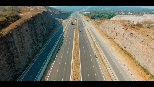 Autos and two-wheelers will not be allowed onto the expressway after toll collection begins. Autos and two-wheelers will not be allowed onto the expressway after toll collection begins.