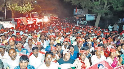 20K farmers march towards Mumbai from Nashik to seek govt intervention on pressing issues
