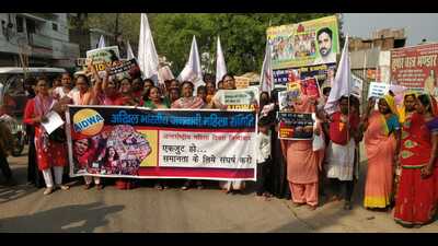 AIDWA taking out rally to celebrate International Women’s Day in Lucknow on Sunday. (HT photo)
