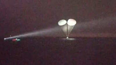 The SpaceX Dragon Endurance is seen as it splashes down returning Crew-5 to Earth. (Nasa TV)