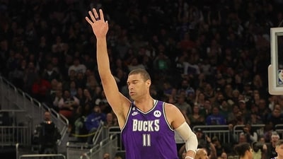 Brook Lopez #11 of the Milwaukee Bucks (Getty Images via AFP) Brook Lopez #11 of the Milwaukee Bucks (Getty Images via AFP)