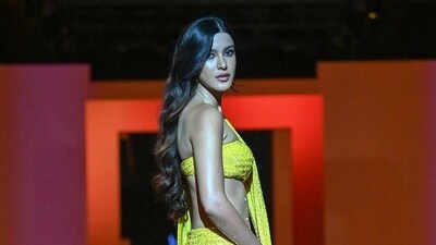 Shanaya Kapoor turned showstopper for Dyson X Arpita Mehta at Lakme Fashion Week in partnership with FDCI. Shanaya Kapoor turned showstopper for Dyson X Arpita Mehta at Lakme Fashion Week in partnership with FDCI.