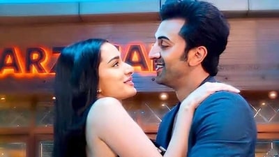 Shraddha Kapoor and Ranbir Kapoor in a still from Tu Jhoothi Main Makkaar. Shraddha Kapoor and Ranbir Kapoor in a still from Tu Jhoothi Main Makkaar.