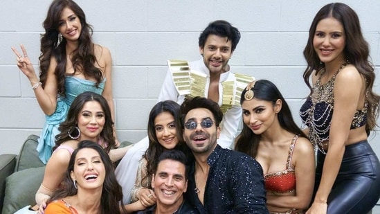 Akshay Kumar, Nora Fatehi, Disha Patani, Mouni Roy, Sonam Bajwa, Aparshakti Khurana, Stebin Ben, and Jasleen Royal from the US.