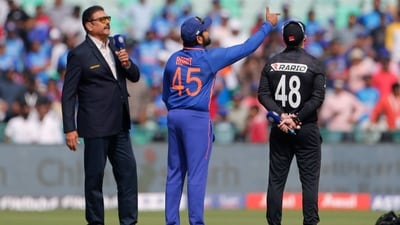 Ravi Shastri during coin toss ahead of India vs New Zealand (ANI/File Photo) Ravi Shastri during coin toss ahead of India vs New Zealand (ANI/File Photo)