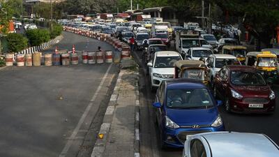 Heavy traffic jam near Chirag Delhi flyover that was shut for repairs on Sunday midnight. (Vipin Kumar/HT) Heavy traffic jam near Chirag Delhi flyover that was shut for repairs on Sunday midnight. (Vipin Kumar/HT)