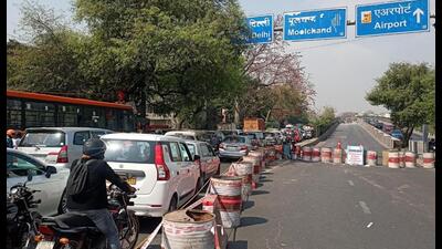 Traffic jams began as early as 8am. (HT PHOTO) Traffic jams began as early as 8am. (HT PHOTO)