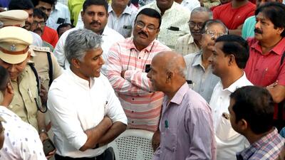 Two officials from the Bihar government met with the Bihar-based migrant workers amid rumored attacks, in Chennai on March 7. (ANI) Two officials from the Bihar government met with the Bihar-based migrant workers amid rumored attacks, in Chennai on March 7. (ANI)