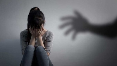 To overcome depression, seek professional help, stay active, practice self-care, build a support system, challenge negative thinking, and set achievable goals. Engage in activities that bring you joy and fulfillment, and be patient with yourself as recovery can take time. Remember, depression is treatable, and you don't have to go through it alone. (Getty Images/iStockphoto) To overcome depression, seek professional help, stay active, practice self-care, build a support system, challenge negative thinking, and set achievable goals. Engage in activities that bring you joy and fulfillment, and be patient with yourself as recovery can take time. Remember, depression is treatable, and you don't have to go through it alone. (Getty Images/iStockphoto)