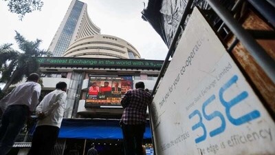 The 30-share BSE Sensex plunged 897.28 points or 1.52 per cent to settle at 58,237.85, the lowest closing level in five months (REUTERS)