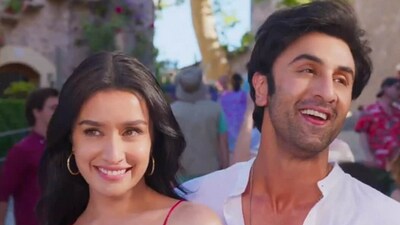 Tu Jhoothi Main Makkaar stars Shraddha Kapoor and Ranbir Kapoor.