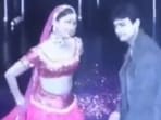 Aishwarya Rai and Aamir Khan danced to the DDLJ song Tujhe Dekha To in a rare old video. 