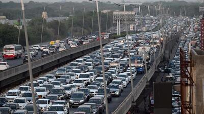 Jam on NH-48 at Mahipalpur flyover due to a traffic diversion. (Vipin Kumar/HT Photo) Jam on NH-48 at Mahipalpur flyover due to a traffic diversion. (Vipin Kumar/HT Photo)