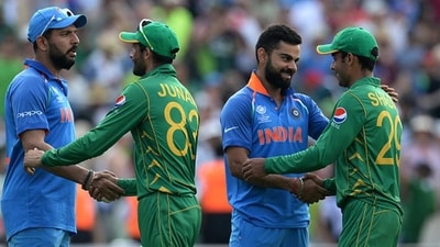 Yuvraj Singh and Virat Kohli shaking hands with Pakistan players. (Getty) Yuvraj Singh and Virat Kohli shaking hands with Pakistan players. (Getty)
