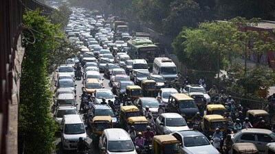 New Delhi, India - March 15, 2023: Massive traffic jam seen as workers conducts repair work over Chirag Delhi Flyover resulting in closure of its one lane for the movement of General Traffic in New Delhi, India, on Wednesday, March 15, 2023.  (Photo by Sanchit Khanna/ Hindustan Times) (Hindustan Times)