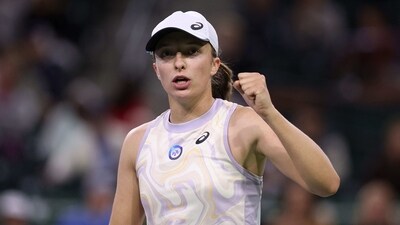 INDIAN WELLS, CALIFORNIA - MARCH 14: Iga Swiatek of Poland reacts in her match against Emma Raducanu of Great Britain during BNP Paribas Open on March 14, 2023 in Indian Wells, California. Julian Finney/Getty Images/AFP (Photo by JULIAN FINNEY / GETTY IMAGES NORTH AMERICA / Getty Images via AFP) (Getty Images via AFP) INDIAN WELLS, CALIFORNIA - MARCH 14: Iga Swiatek of Poland reacts in her match against Emma Raducanu of Great Britain during BNP Paribas Open on March 14, 2023 in Indian Wells, California. Julian Finney/Getty Images/AFP (Photo by JULIAN FINNEY / GETTY IMAGES NORTH AMERICA / Getty Images via AFP) (Getty Images via AFP)
