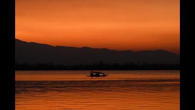 The night as well as day temperatures are running above normal in Jammu and Kashmir with some places recording 7 to 9 degrees above normal while the MeT department has predicted isolated rains from Friday. (AFP File Photo)