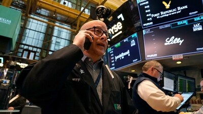 Traders work on the floor of the New York Stock Exchange. (AFP) Traders work on the floor of the New York Stock Exchange. (AFP)