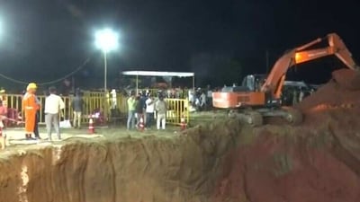 Efforts are ongoing to rescue an eight-year-old boy who fell into a 60-feet-deep borewell in Madhya Pradesh's Vidisha district. (ANI)