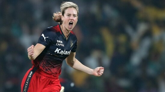 Royal Challengers Bangalore's Ellyse Perry celebrates the dismissal of UP Warriorz's Shweta Sehrawat(Women's Premier League Twitter)