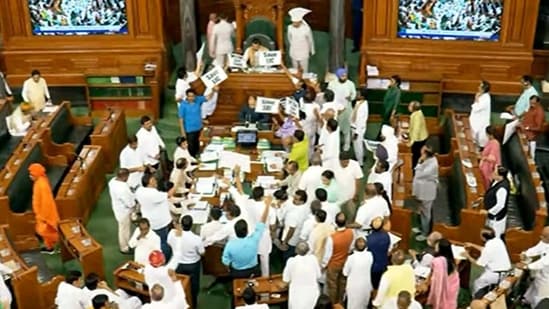 Lok Sabha session is underway amid heavy uproar. Lok Sabha session is underway amid heavy uproar.