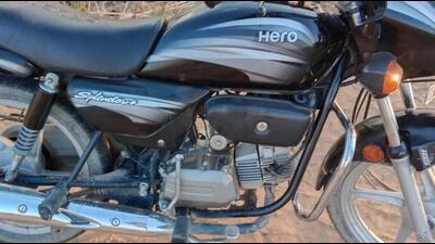 A photo of the stolen motorcycle sent to the victim by the robbers. (HT Photo) A photo of the stolen motorcycle sent to the victim by the robbers. (HT Photo)