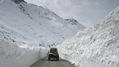 The pass would normally be closed by October or November annually and reopened in April or May. (Waseem Andrabi /Hindustan Times)