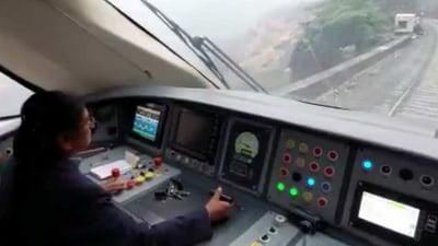 Asia's first female loco pilot drives Vande Bharat train from CSMT to Solapur. (Twitter/@RailMinIndia) Asia's first female loco pilot drives Vande Bharat train from CSMT to Solapur. (Twitter/@RailMinIndia)