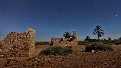 Simpson Desert, Australia: The Simpson Desert, located in the heart of Australia, offers a unique experience that you won't find anywhere else. It's an expansive landscape of sand dunes, spinifex, and hardy desert shrubs, and offers experiences from camel treks to scenic flights. (Unsplash)