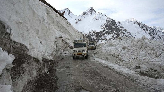 Director General Border Roads Organisation (BRO), Lt General Rajeev Chaudhary said the early opening of Zojila and Razdan Passes will facilitate the augmentation of the supply of essential goods and services for the people of Ladakh and Gurez Valley.(Waseem Andrabi /Hindustan Times)